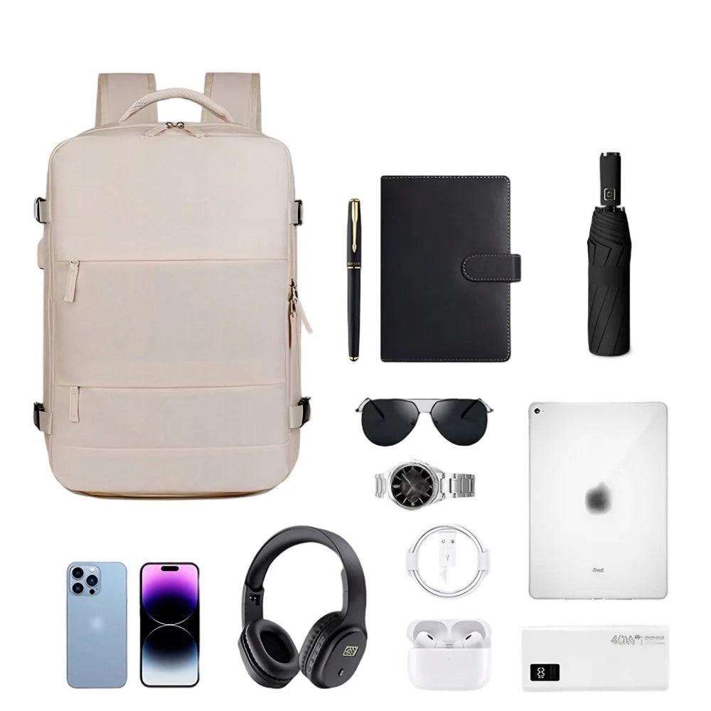 Sac à dos de voyage crème avec des accessoires de mise en situation, non inclus