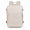 Sac à dos de voyage crème, vue de face sur fond blanc